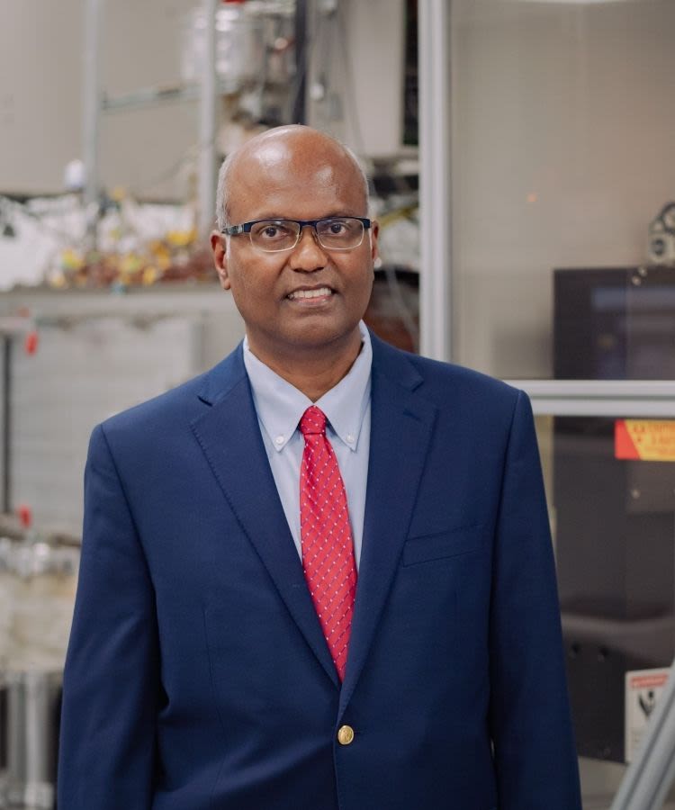 portrait of Selva in lab
