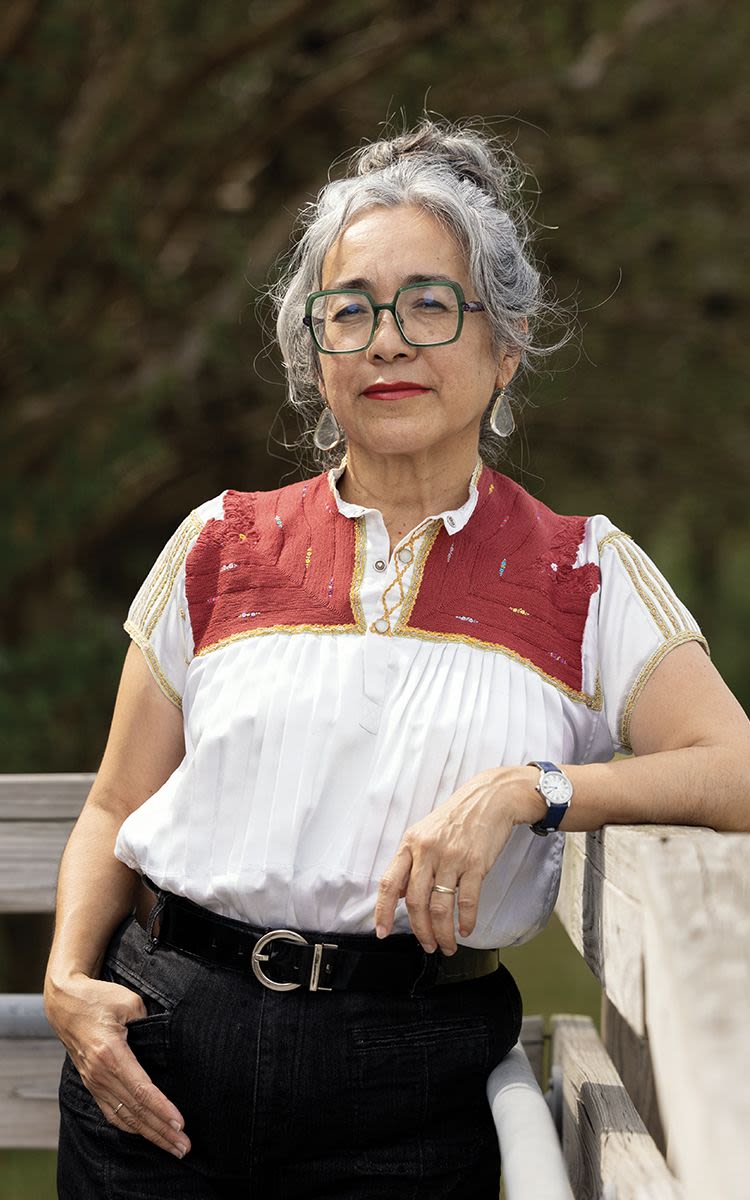 Photo of Rivera Garza's sister Liliana.
